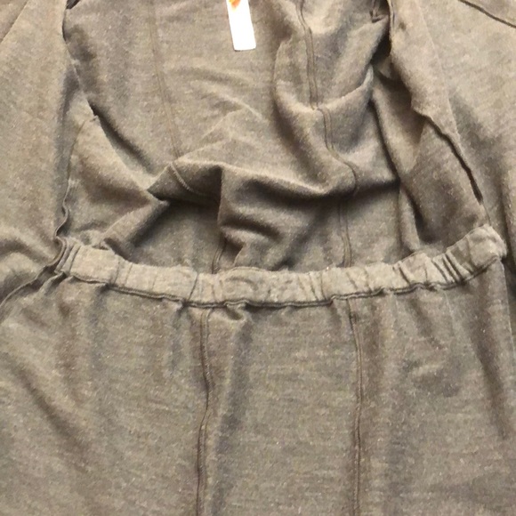 Lucy draping sweatshirt with pockets. - Picture 6 of 6
